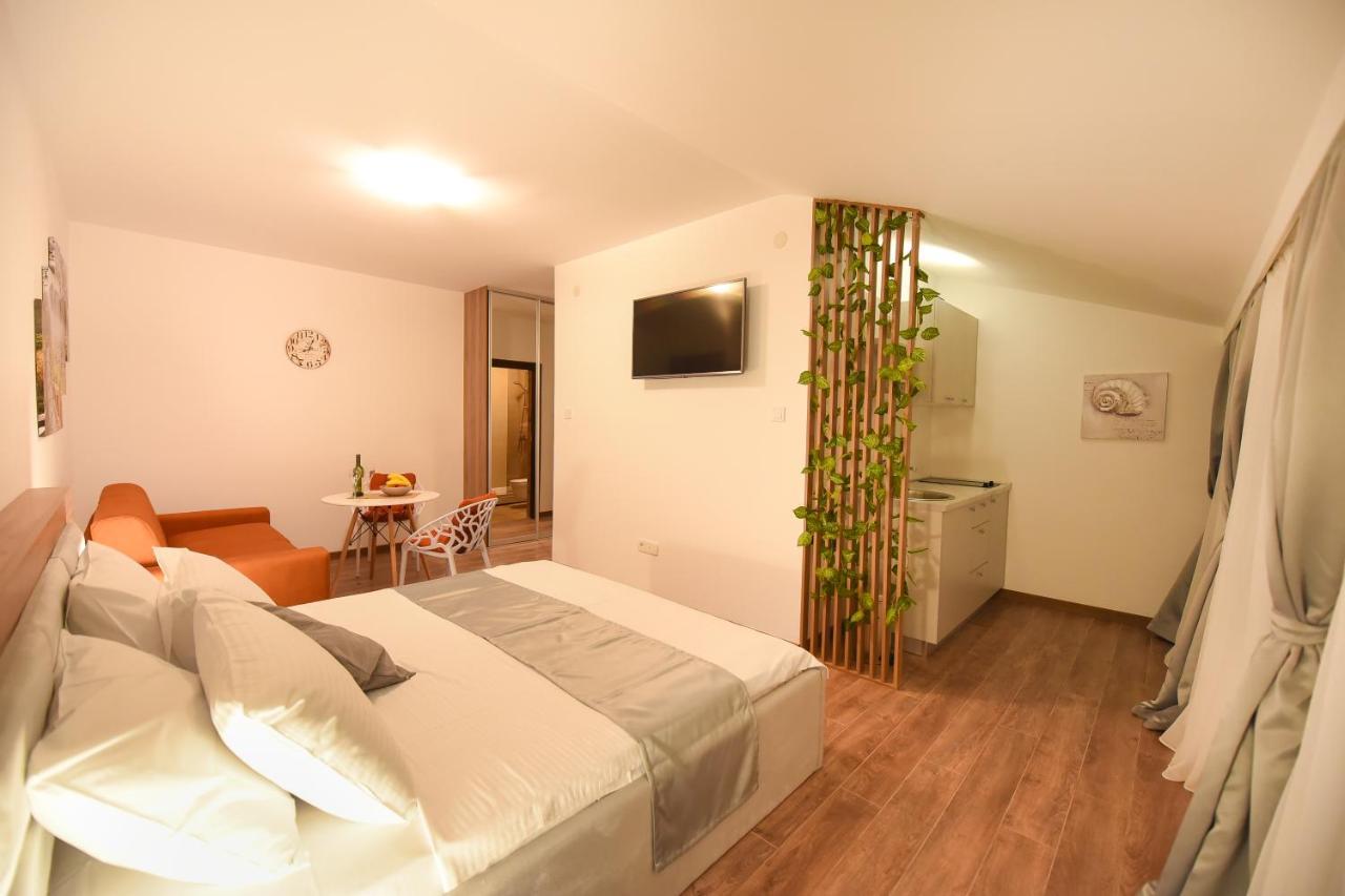 Korzo Apartmani ポドゴリツァ エクステリア 写真