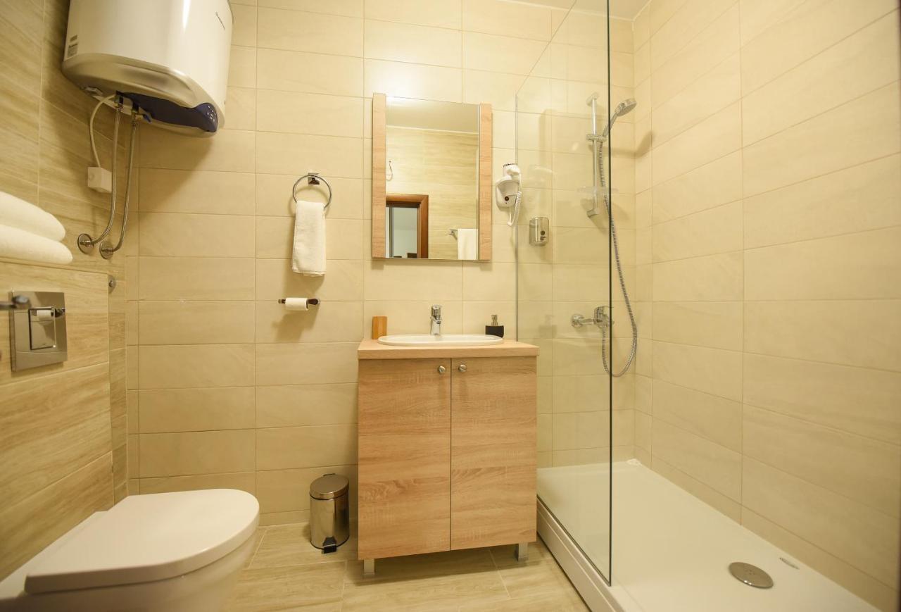 Korzo Apartmani ポドゴリツァ エクステリア 写真