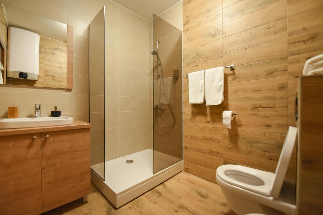 Korzo Apartmani ポドゴリツァ エクステリア 写真