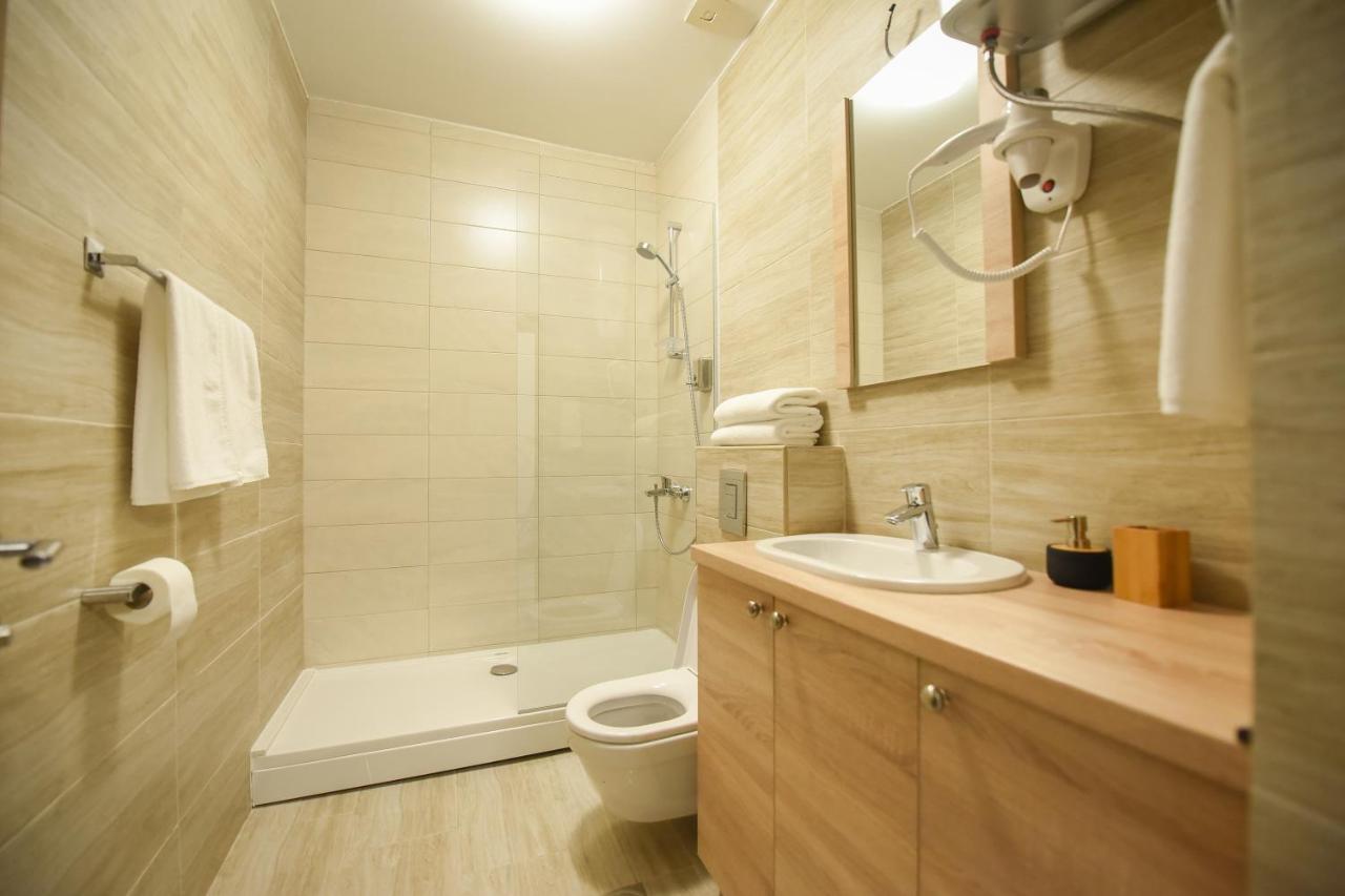 Korzo Apartmani ポドゴリツァ エクステリア 写真